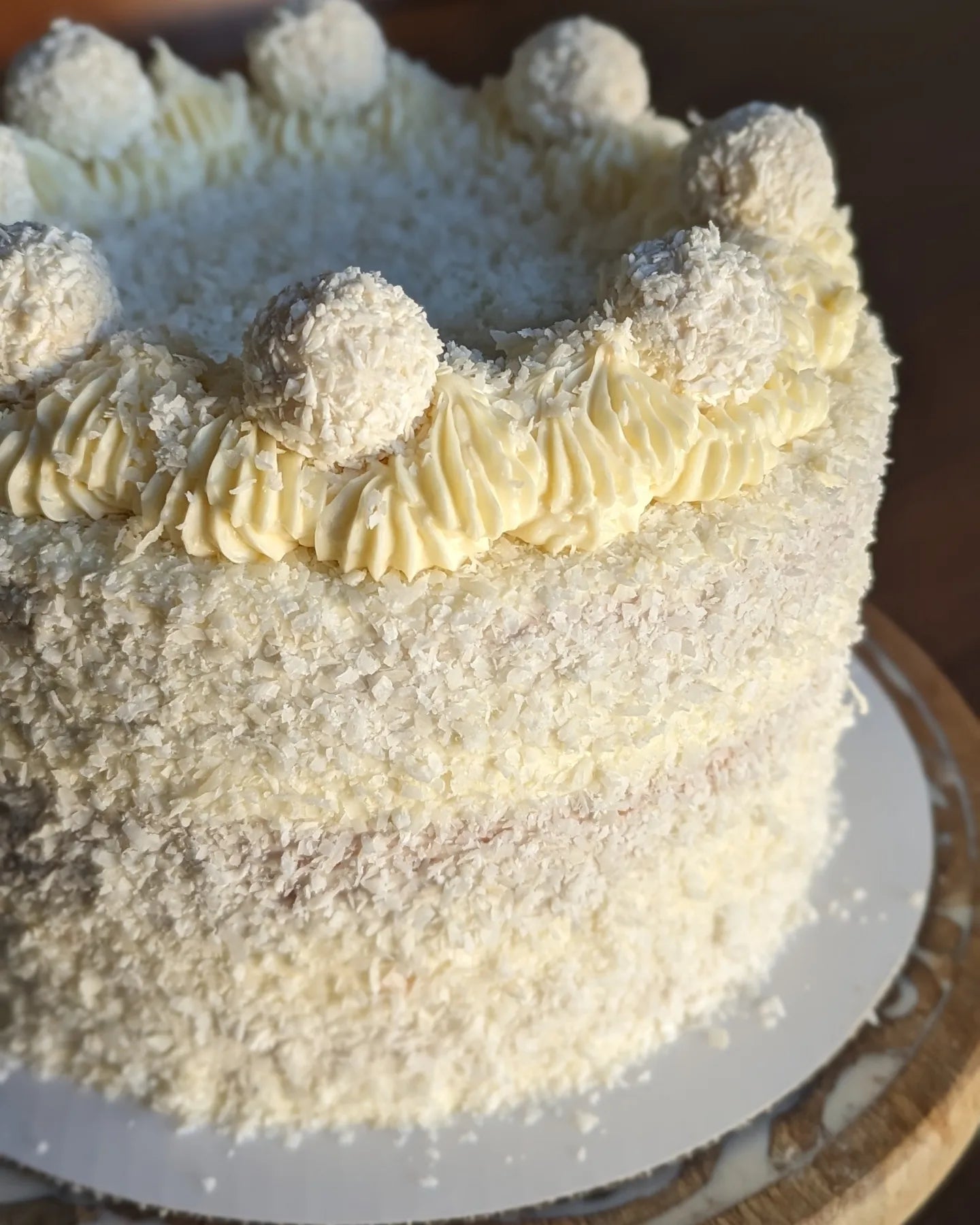 RAFFAELLO CAKE