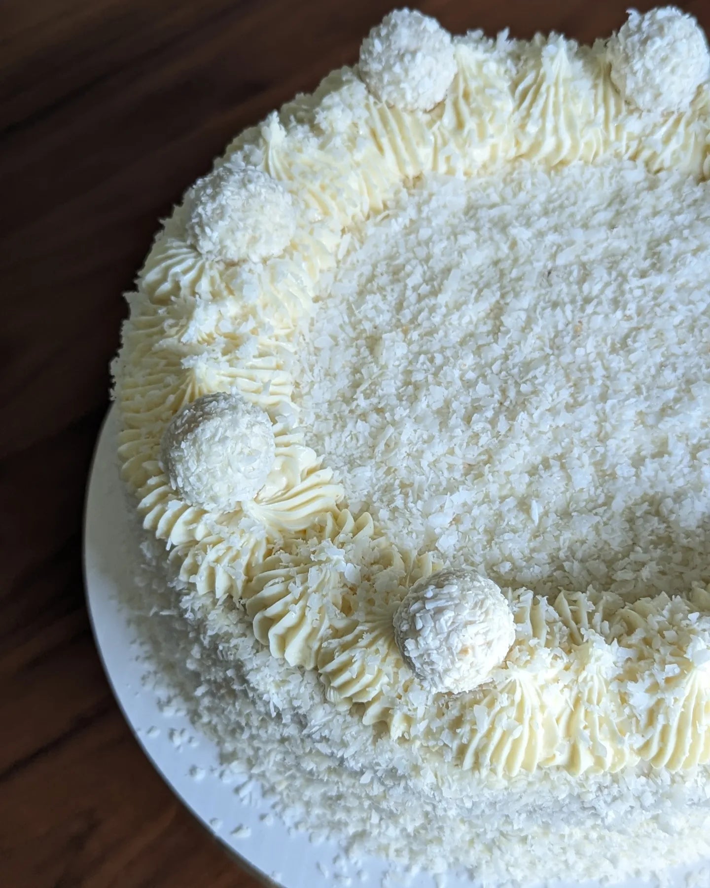 RAFFAELLO CAKE