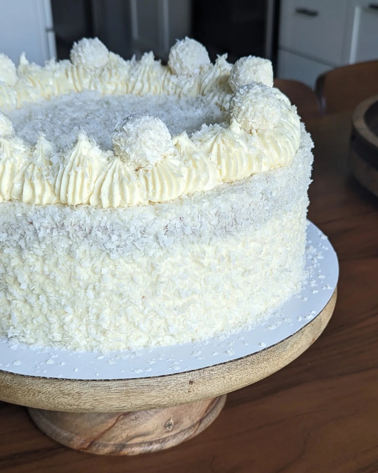 RAFFAELLO CAKE