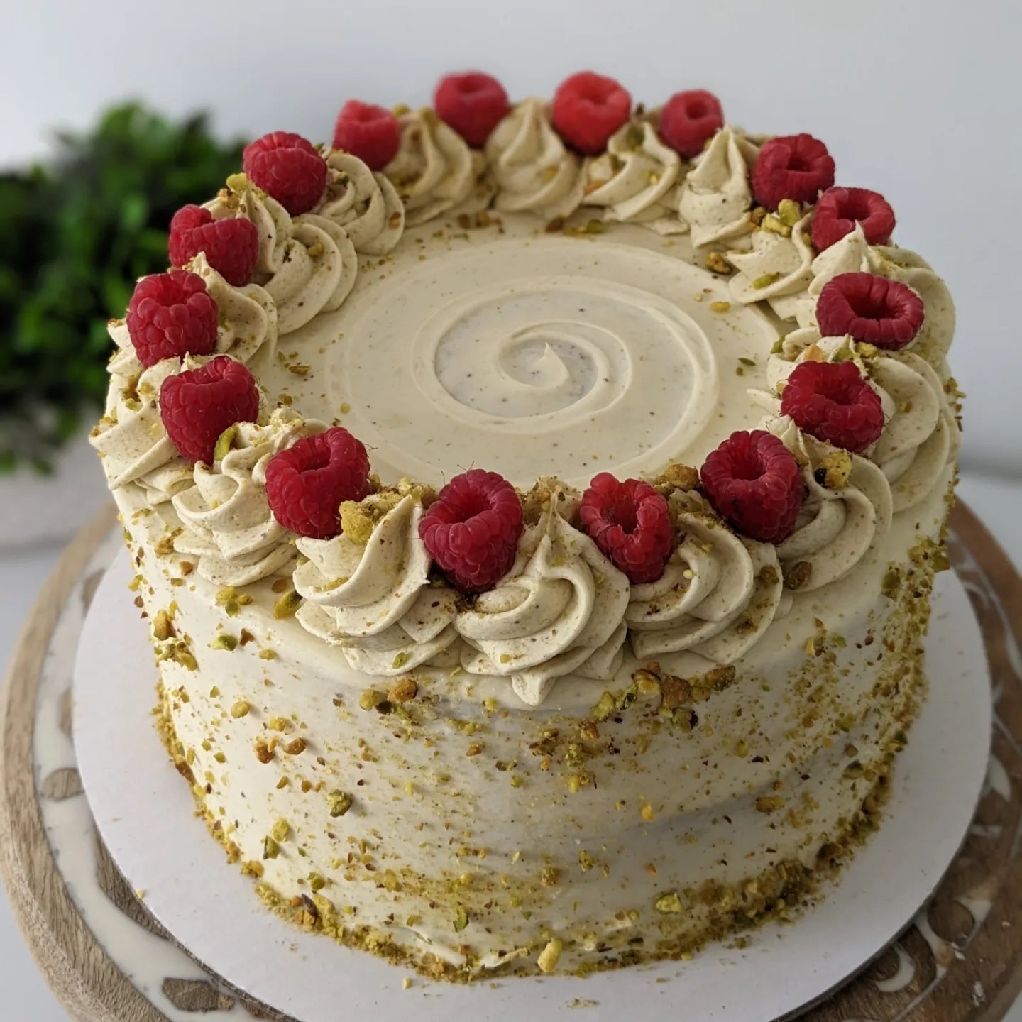 PISTACHIO RASPBERRY CAKE