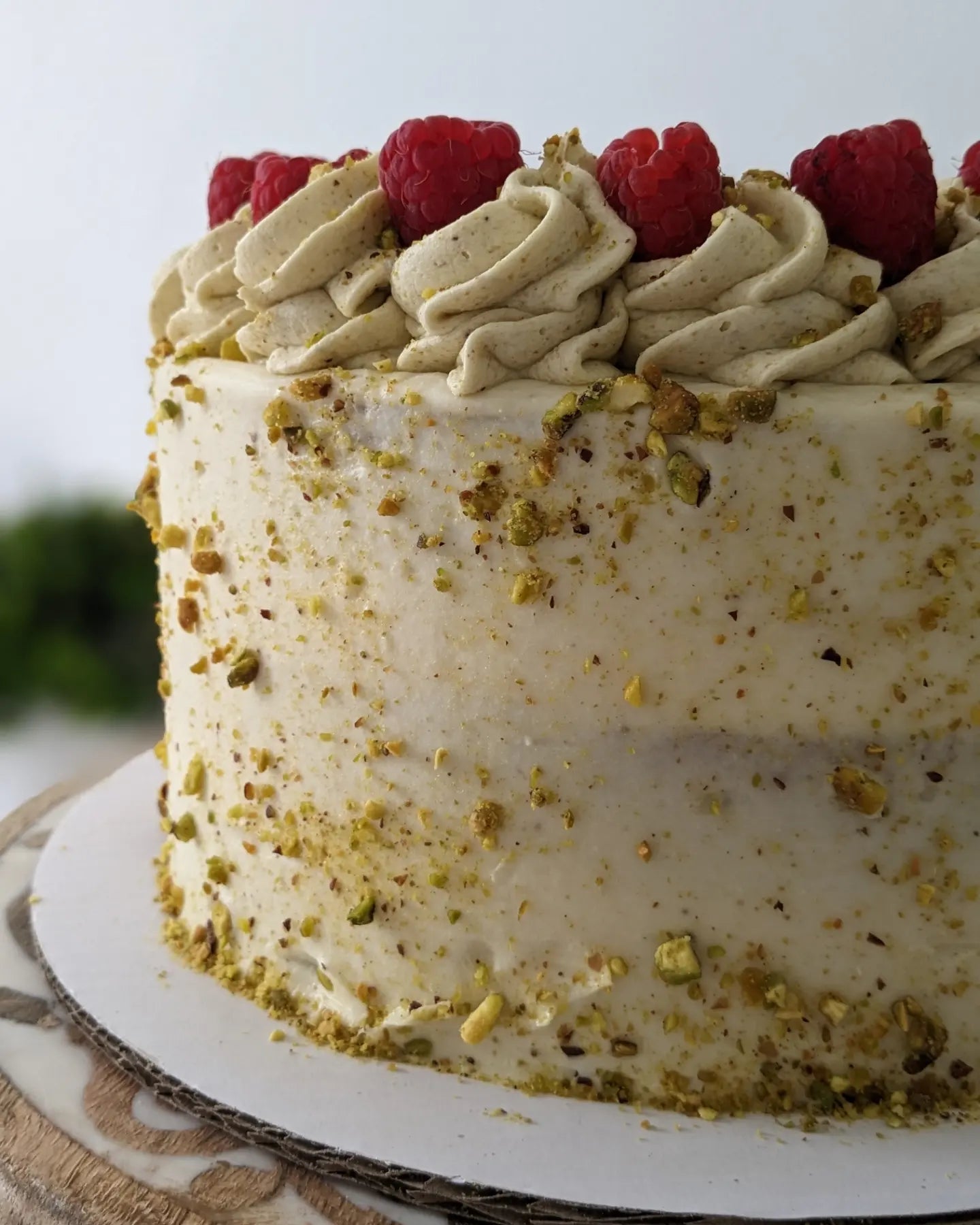 PISTACHIO RASPBERRY CAKE