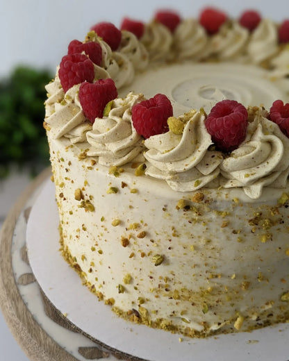 PISTACHIO RASPBERRY CAKE